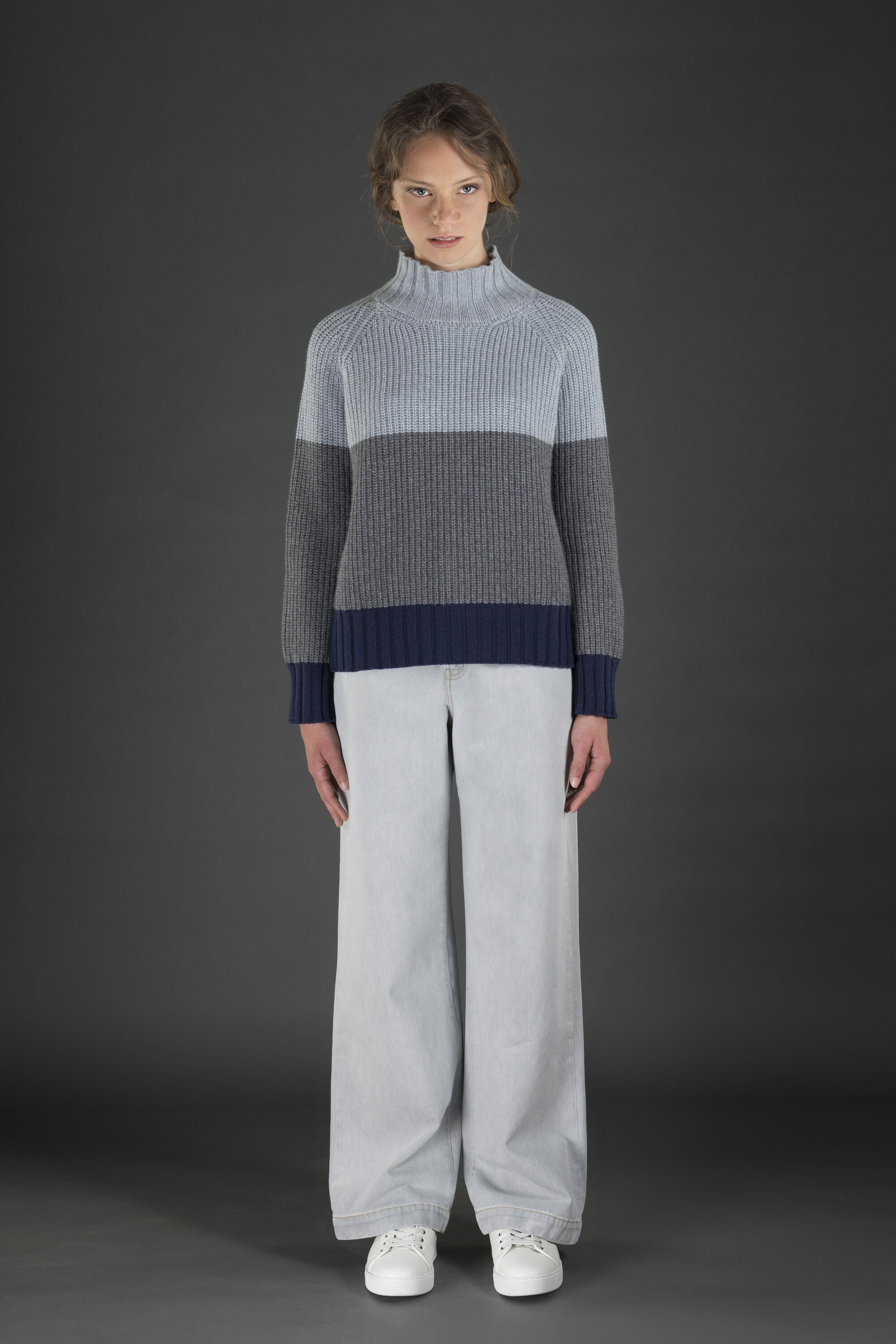 MOORER WOMEN'S LIGHT BLUE COLORBLOCK SWEATER