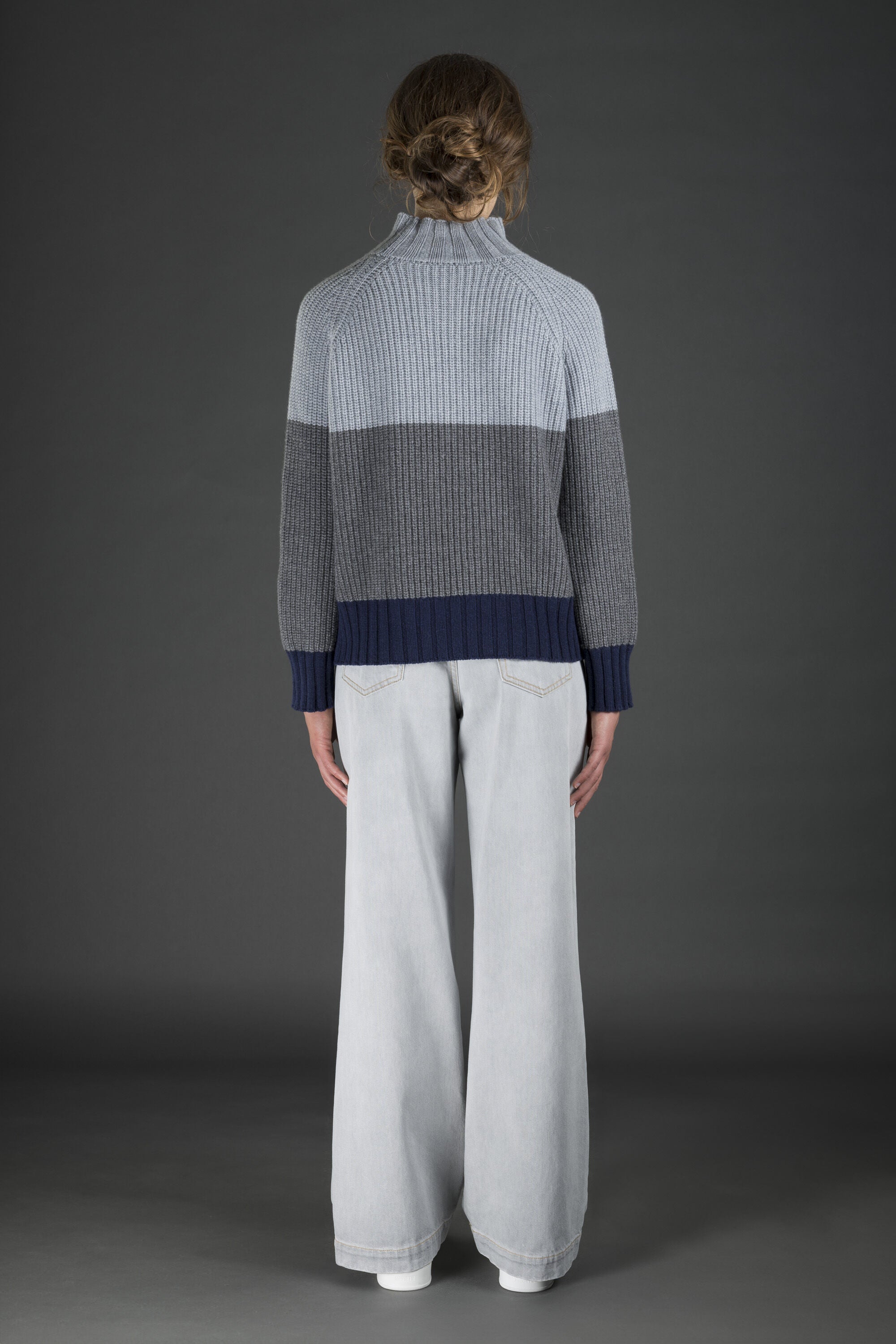MOORER WOMEN'S LIGHT BLUE COLORBLOCK SWEATER