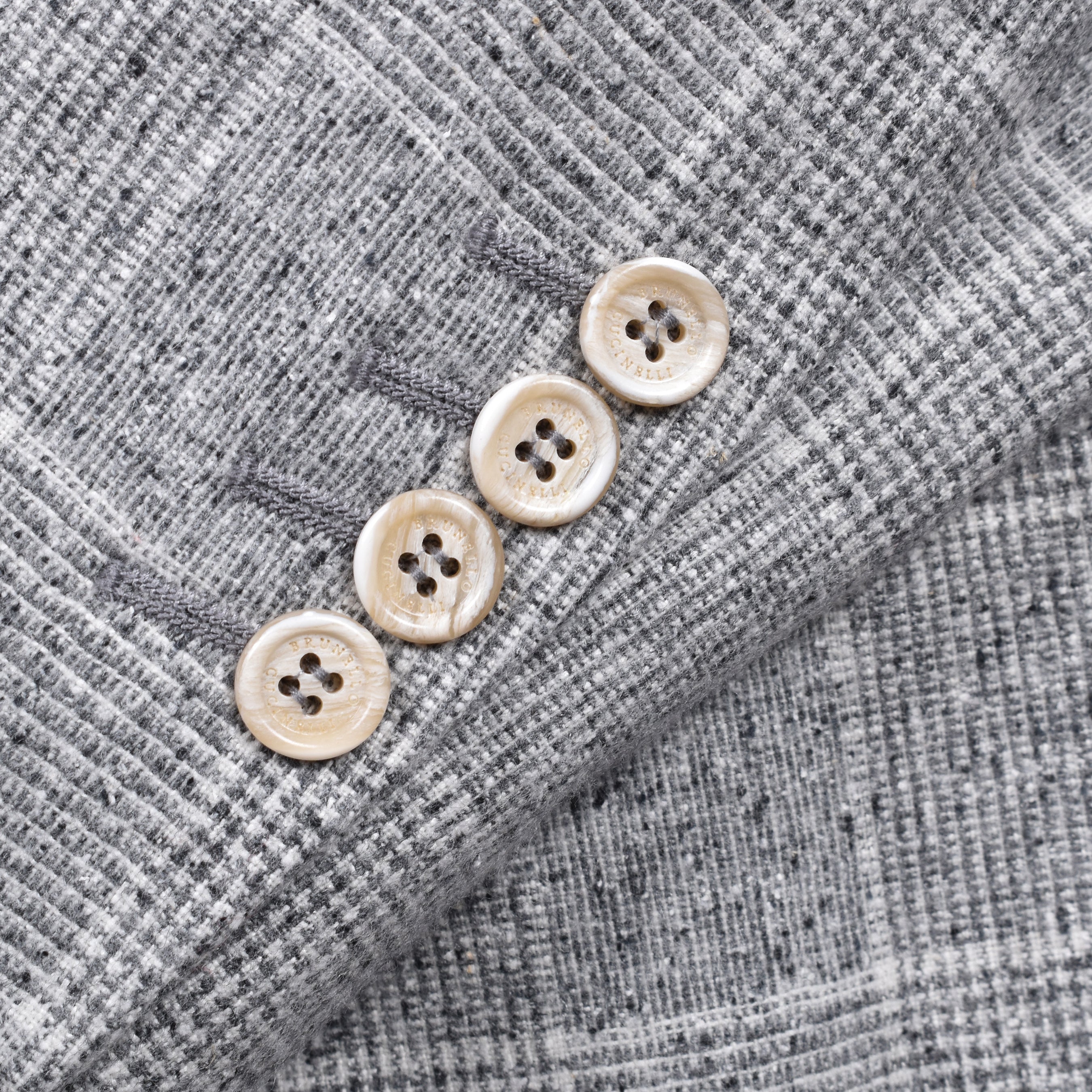 BRUNELLO CUCINELLI MEN'S PEARL GREY WOOL DOUBLE-BREASTED BLAZER