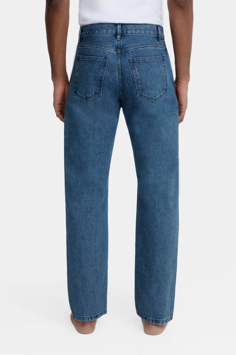 Non straight jean medium wash denim