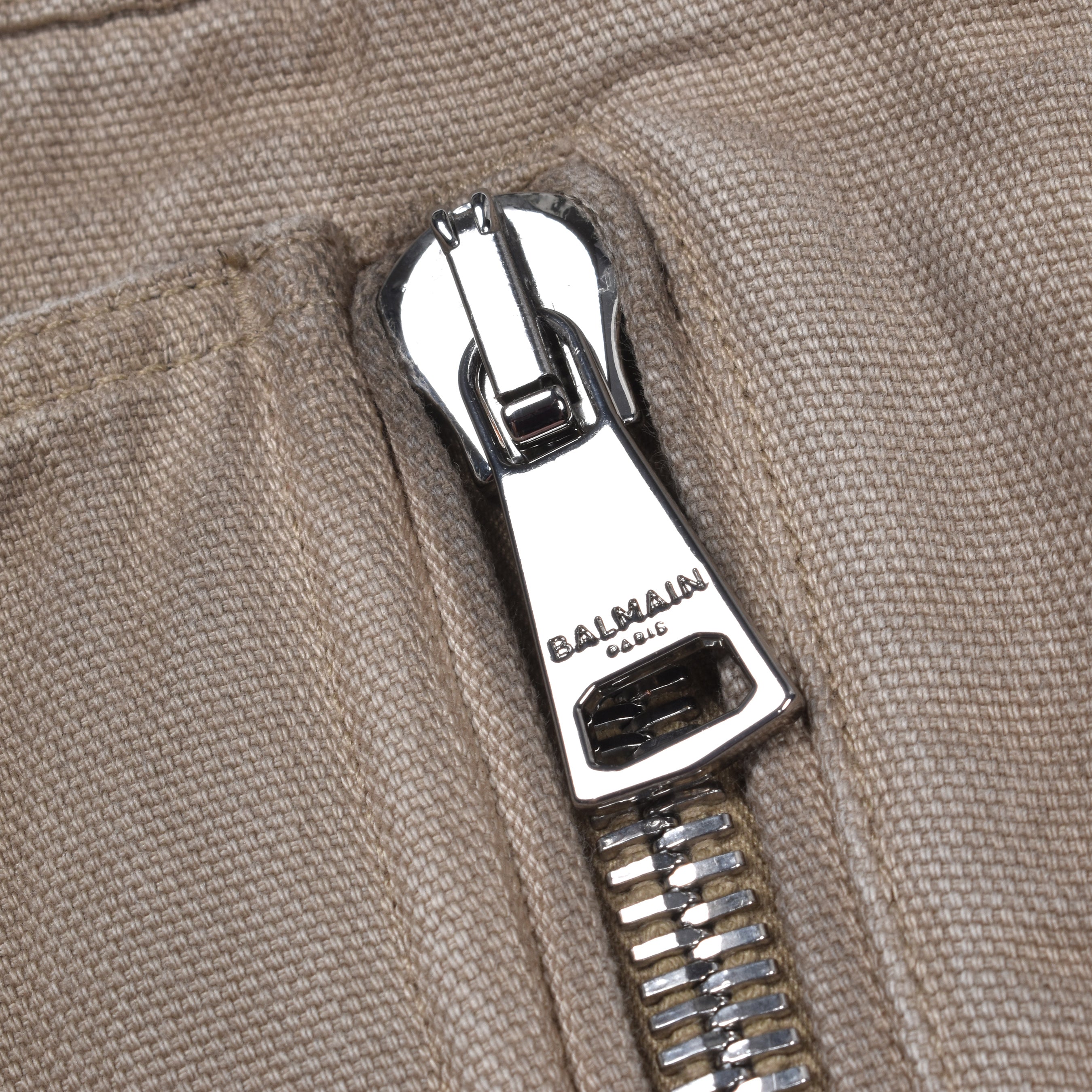 BALMAIN MEN'S BEIGE LOOSE COTTON CARGO TROUSERS