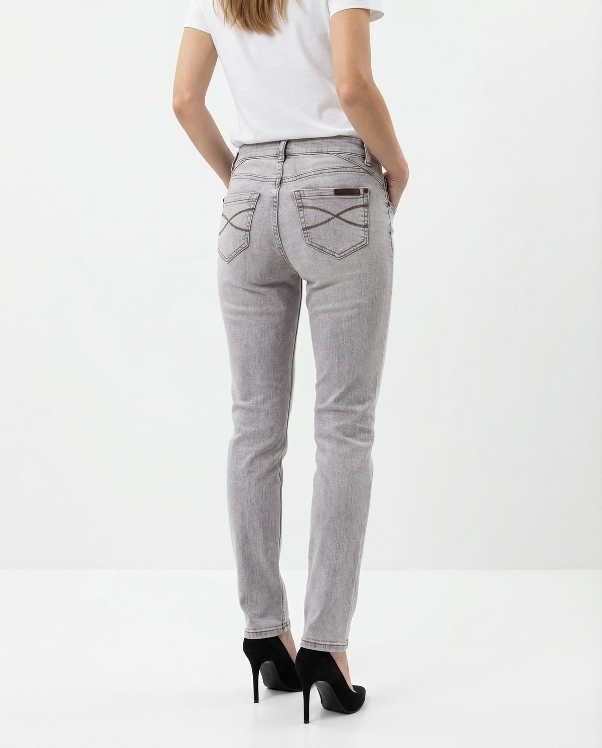 BRUNELLO CUCINELLI WOMEN'S LIGHT GREY SKINNY DENIM TROUSERS