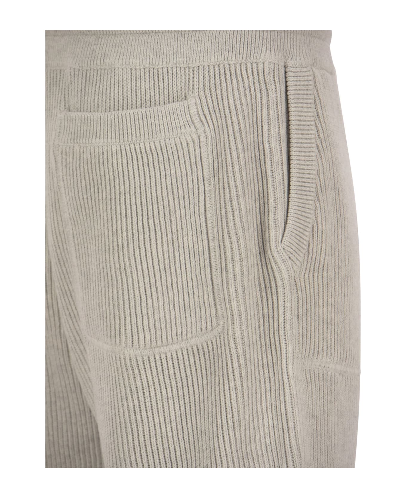 BRUNELLO CUCINELLI MEN'S FOG RIBBED KNIT TROUSERS
