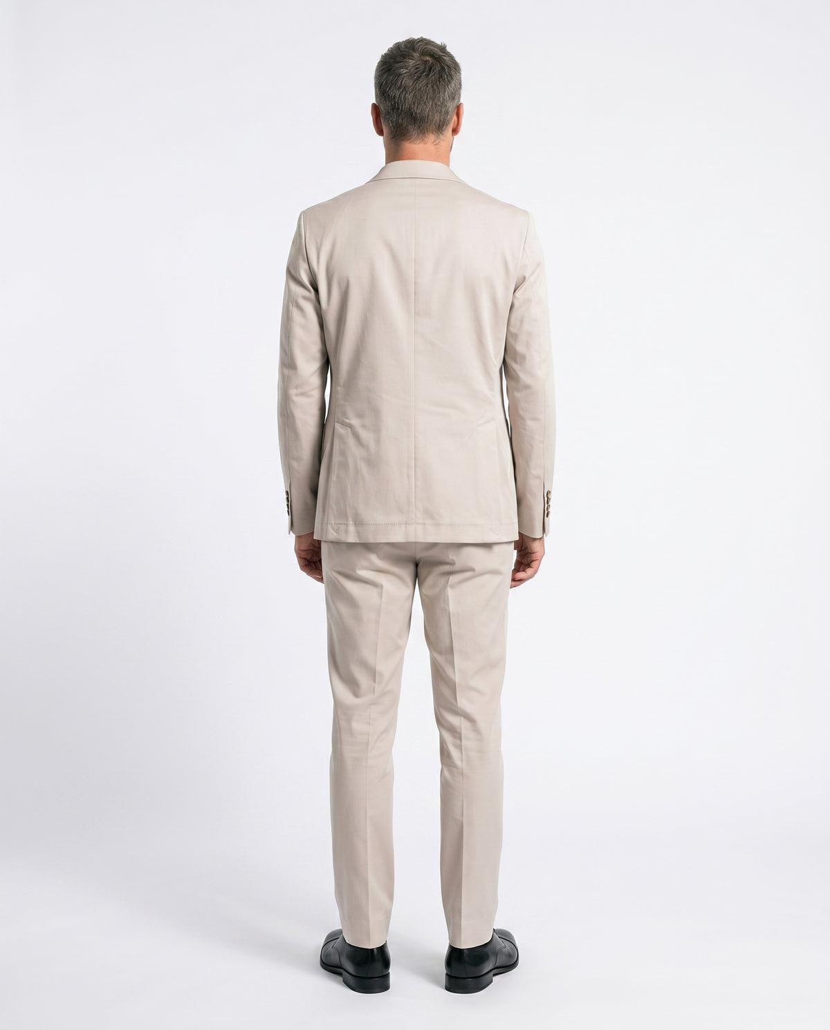 BRUNELLO CUCINELLI MEN'S BEIGE SILK TAILORED SUIT