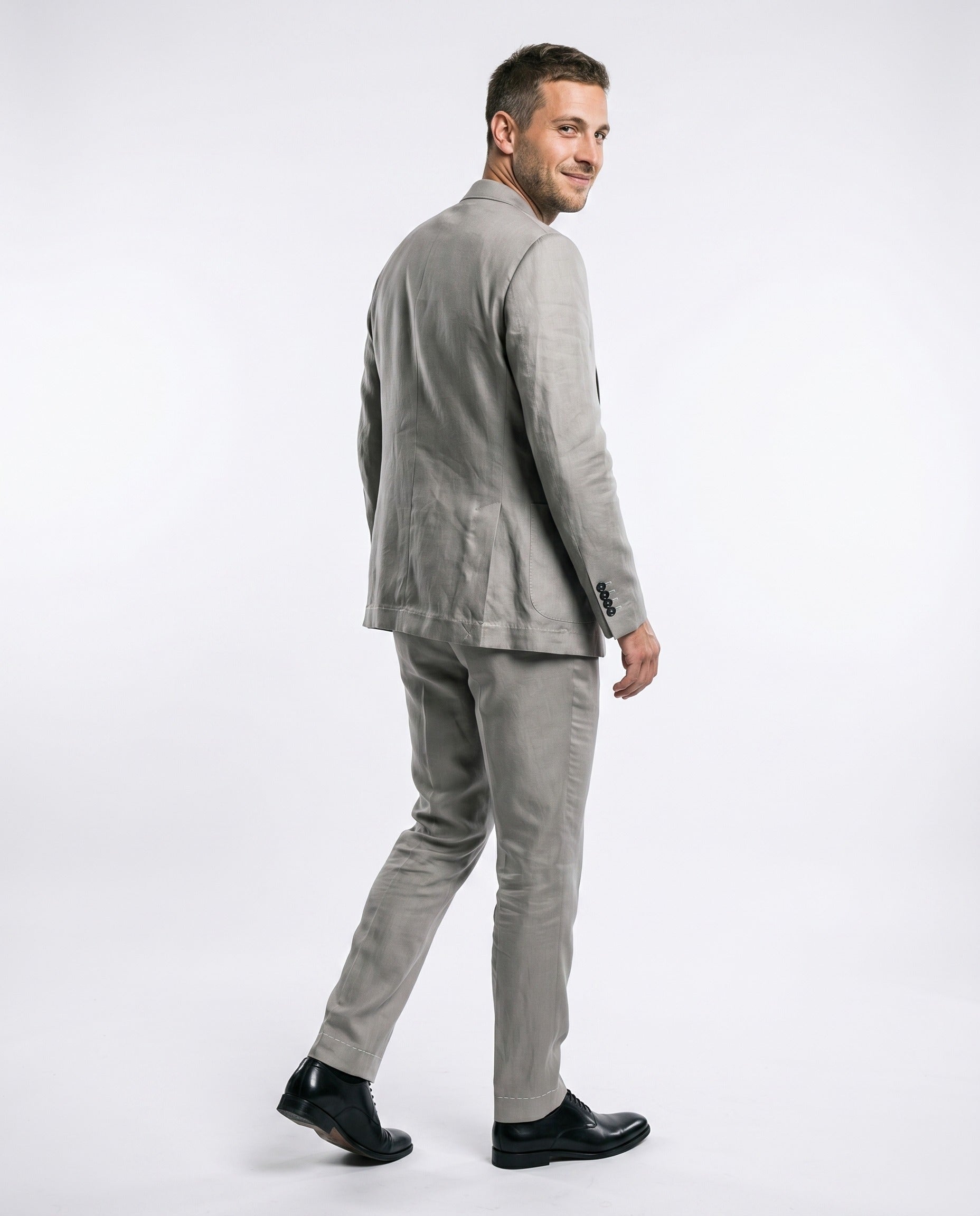 BRUNELLO CUCINELLI MEN'S KHAKI SILK BLEND DOUBLE-BREASTED SUIT