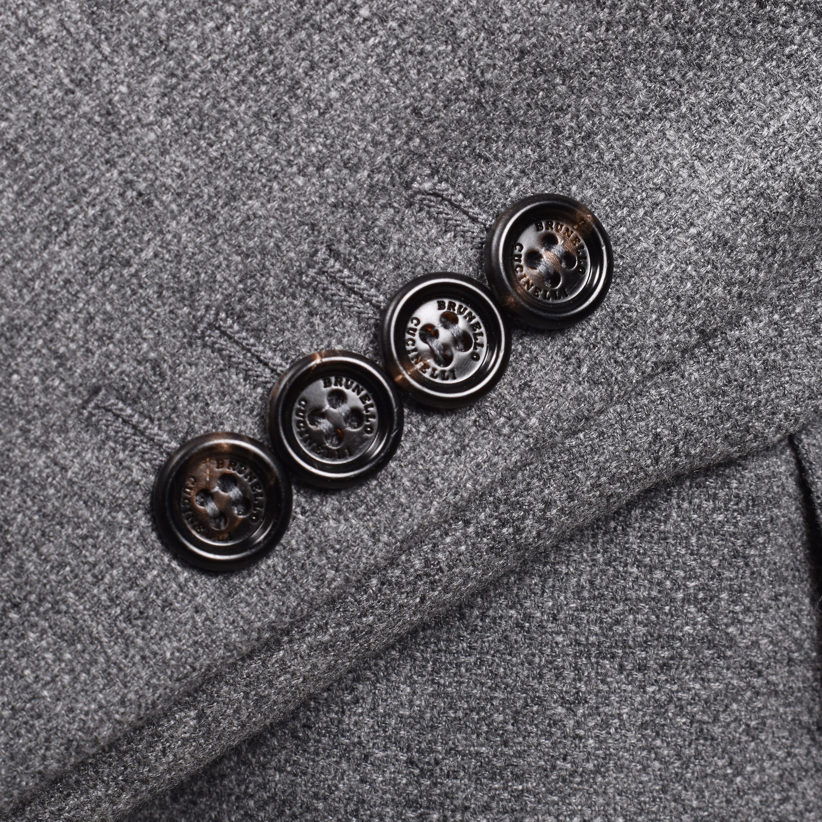 BRUNELLO CUCINELLI MEN'S GREY CASHMERE THREE-BUTTON BLAZER