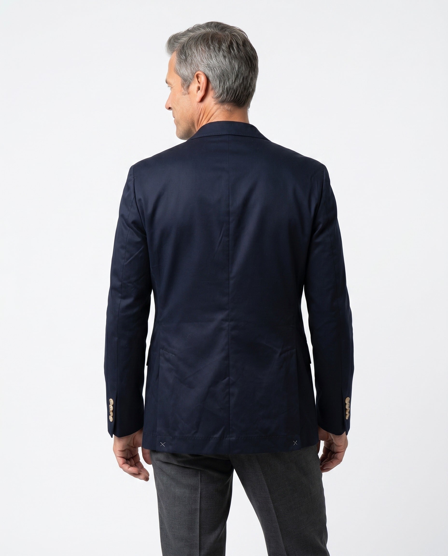 BRUNELLO CUCINELLI MEN'S NAVY THREE-BUTTON BLAZER