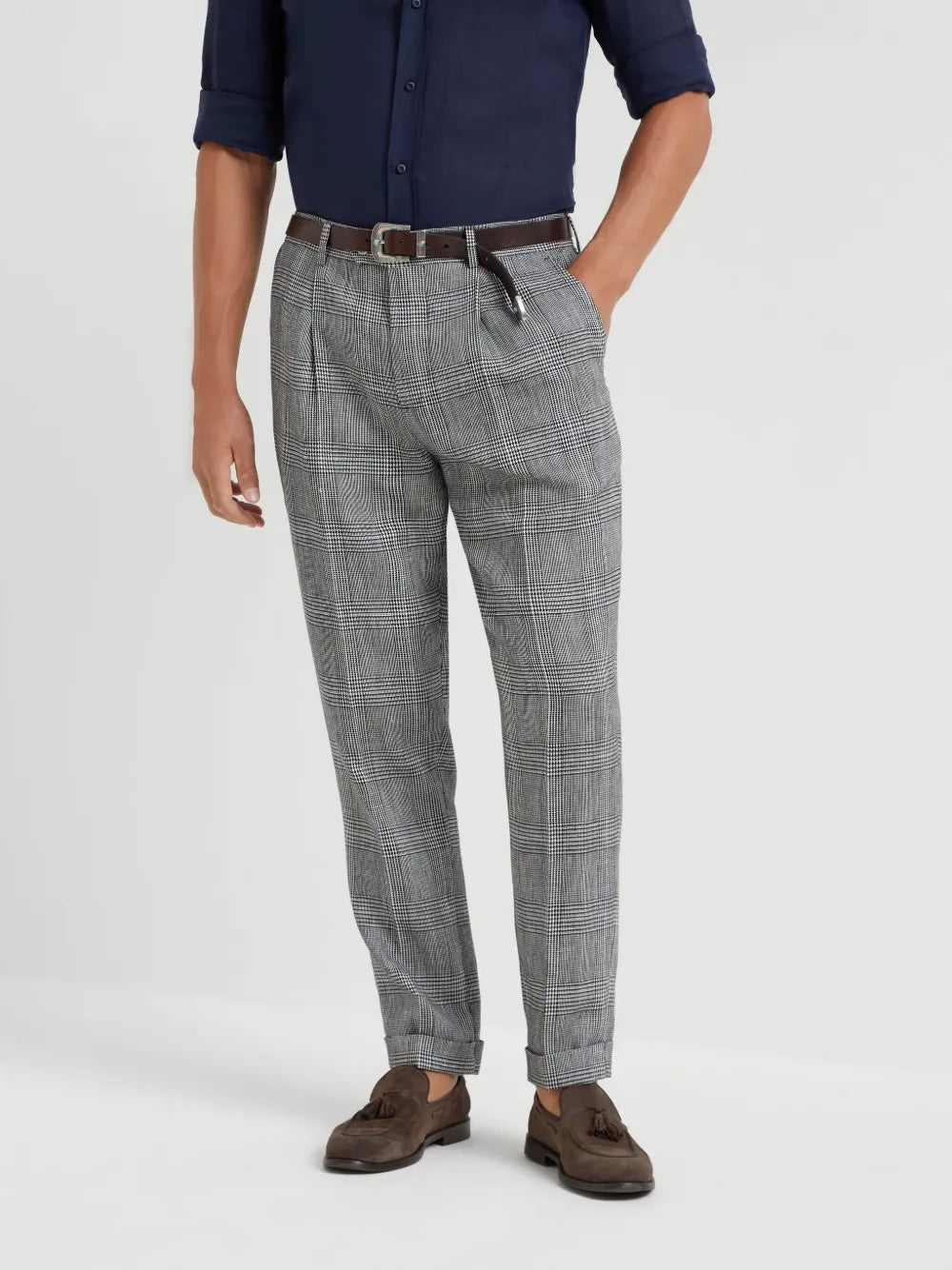 BRUNELLO CUCINELLI MEN'S BLACK LINEN COTTON CHECKED TROUSERS