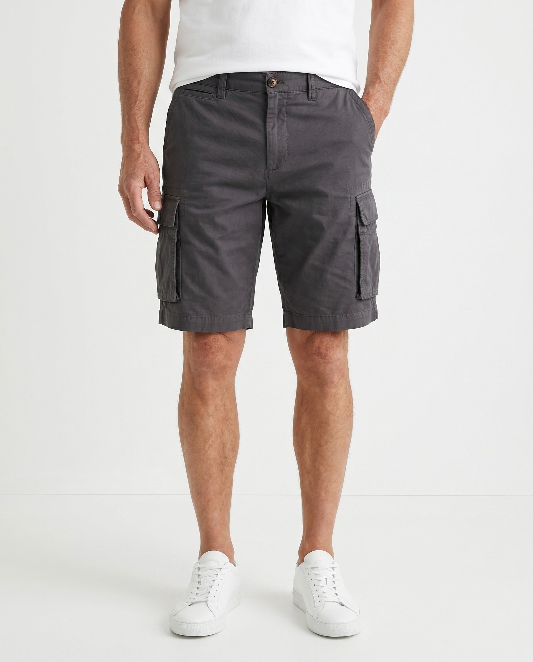 BRUNELLO CUCINELLI MEN'S ANTHRACITE LINEN BLEND CARGO SHORTS