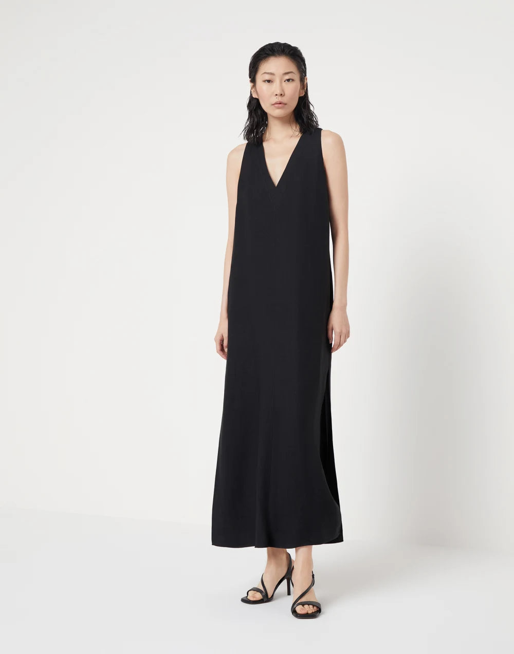 BRUNELLO CUCINELLI WOMEN'S BLACK SLEEVELESS V NECK LINEN BLEND DRESS