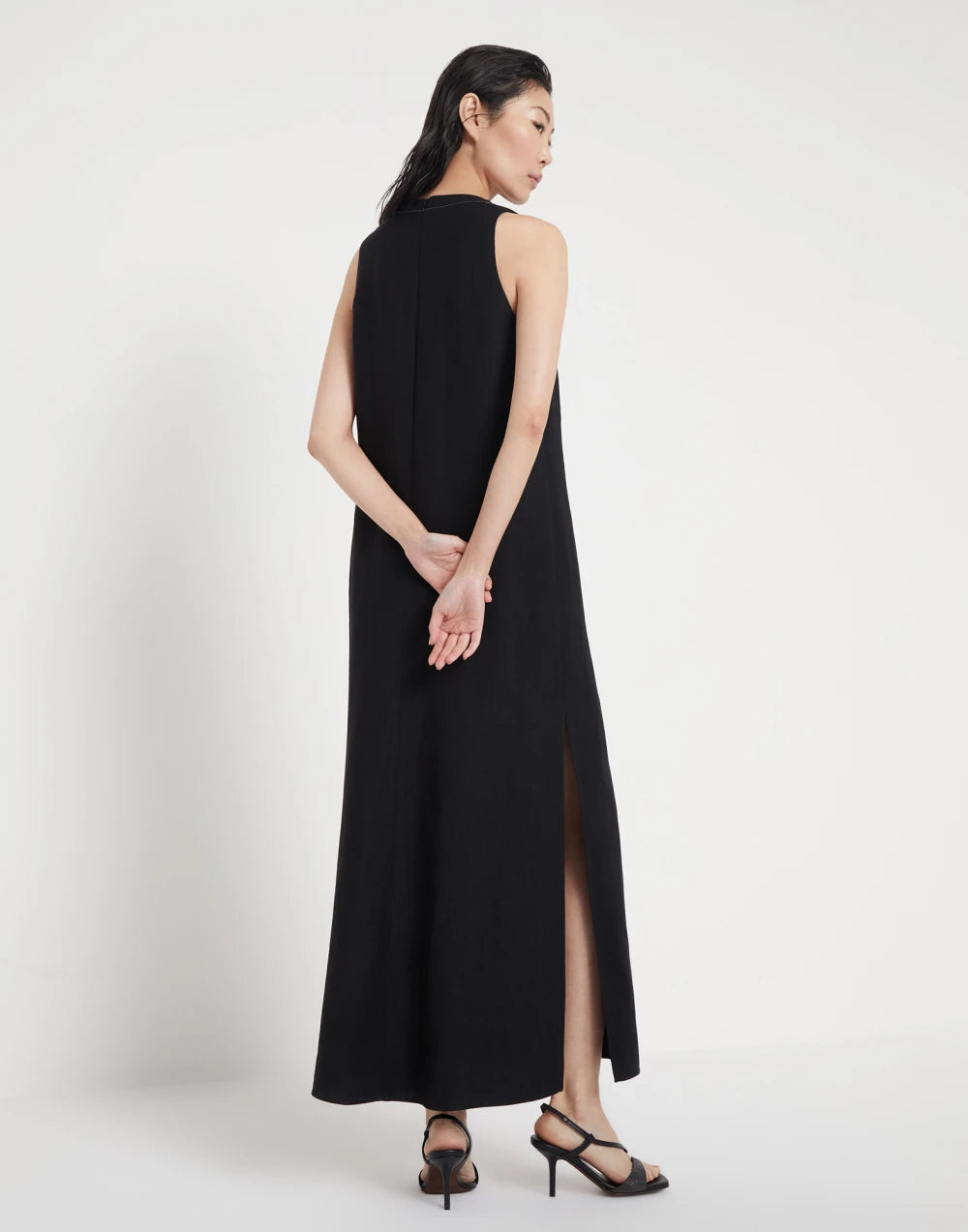 BRUNELLO CUCINELLI WOMEN'S BLACK SLEEVELESS V NECK LINEN BLEND DRESS