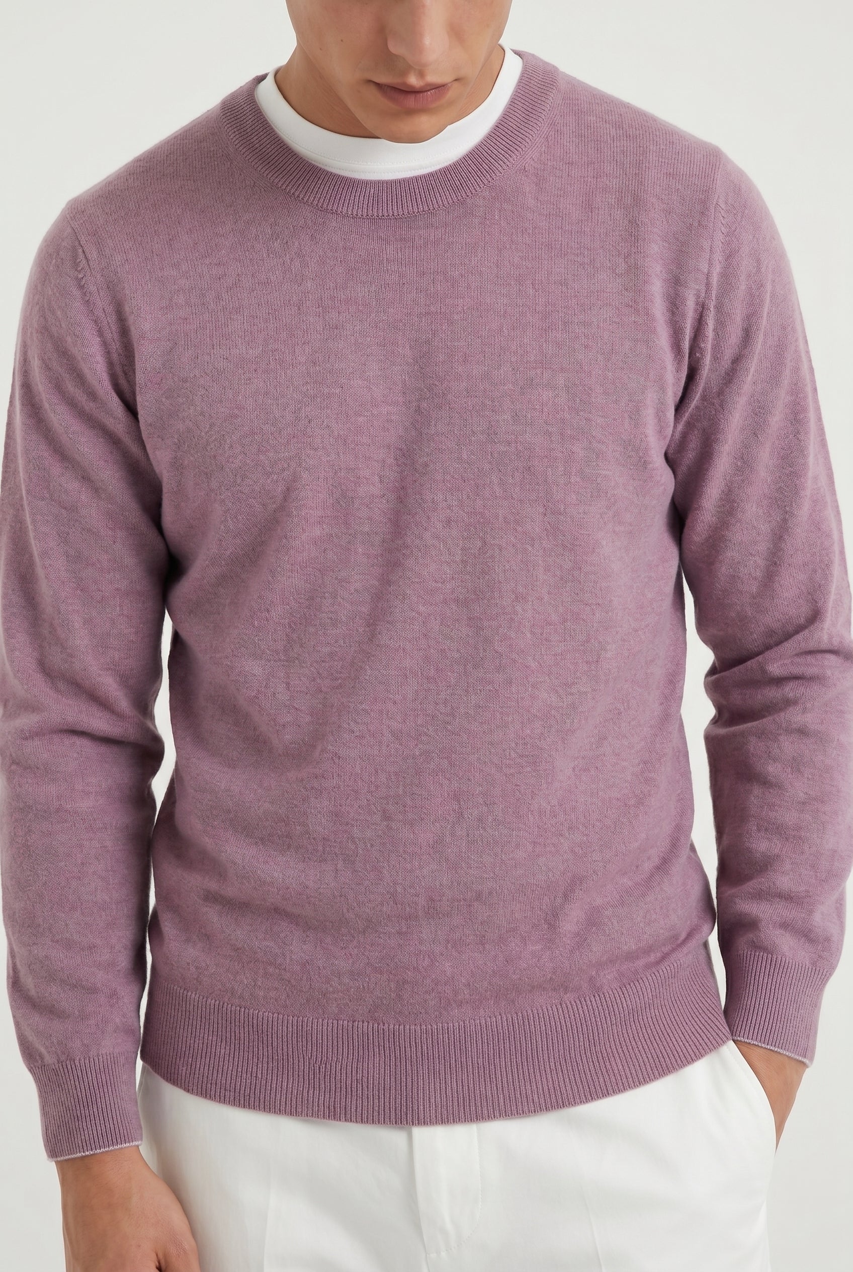 BRUNELLO CUCINELLI MEN'S MAUVE CASHMERE CREWNECK SWEATER