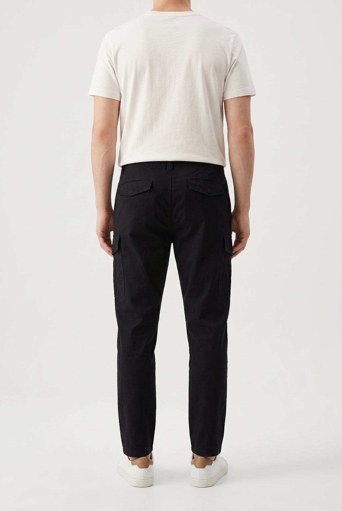 BRUNELLO CUCINELLI MEN'S BLACK COTTON CARGO TROUSERS