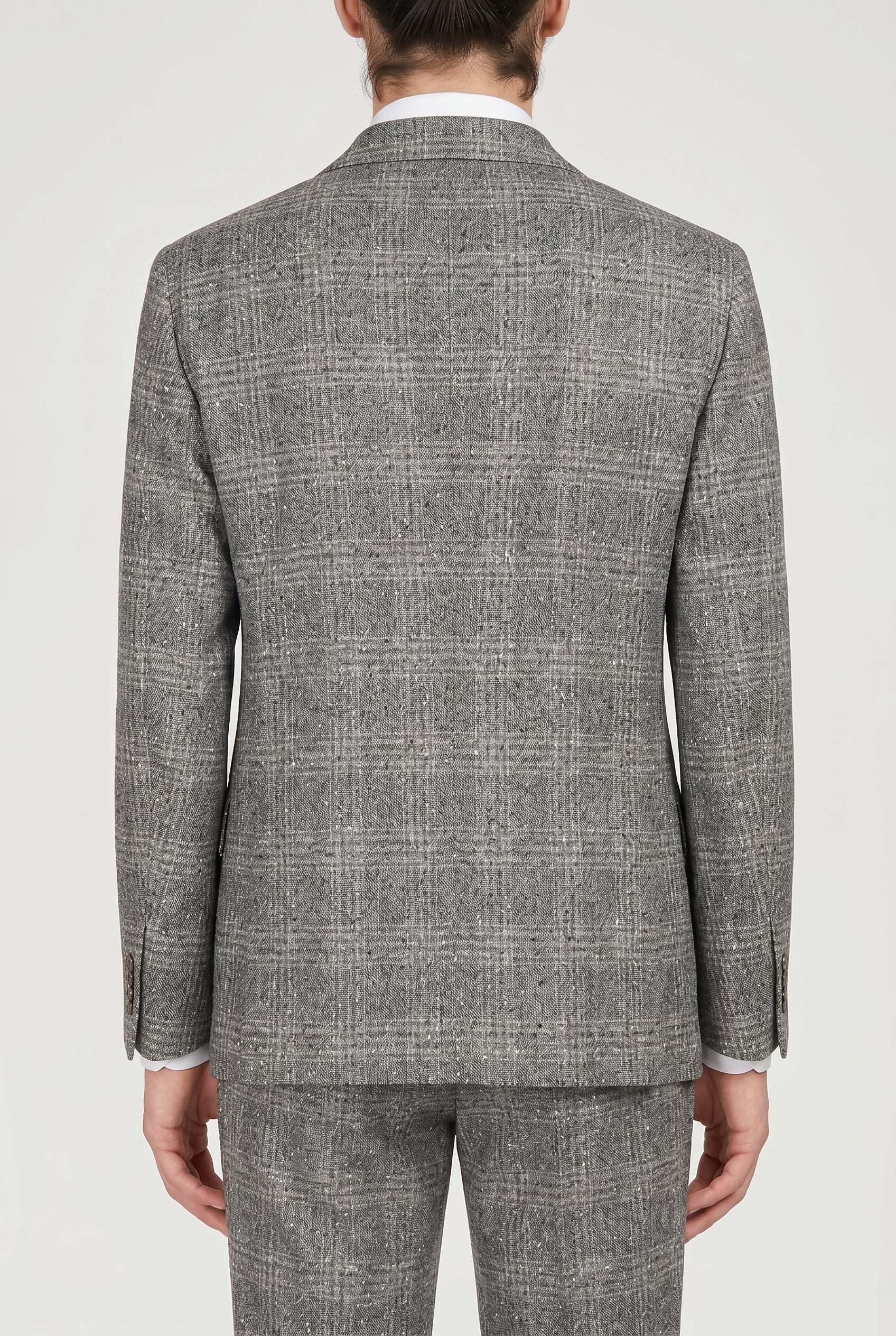BRUNELLO CUCINELLI MEN'S MEDIUM GREY PLAID TAILORED SUIT
