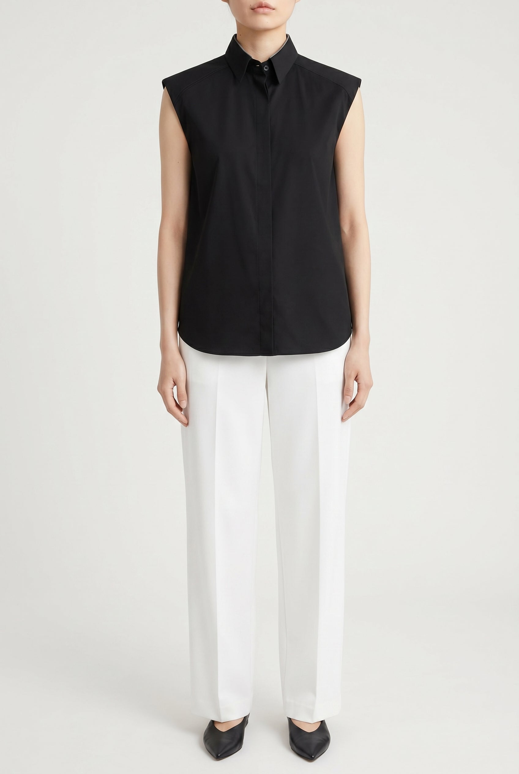 BRUNELLO CUCINELLI WOMEN'S BLACK SLEEVELESS SHIRT