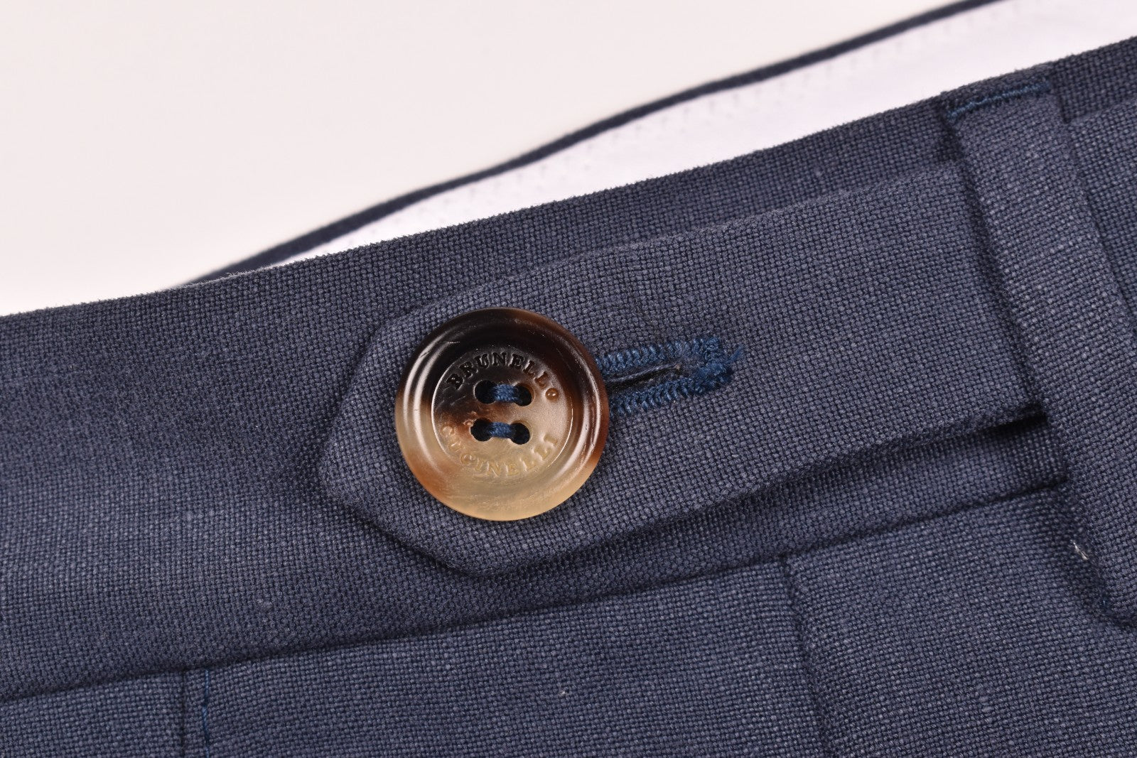 BRUNELLO CUCINELLI MEN'S BLUE LINEN TAILORED TROUSERS
