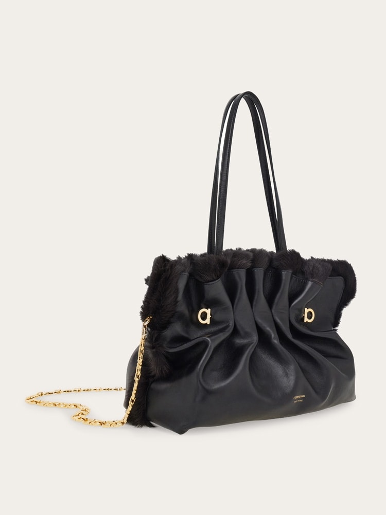 FERRAGAMO WOMEN'S BLACK CALF LEATHER BAG
