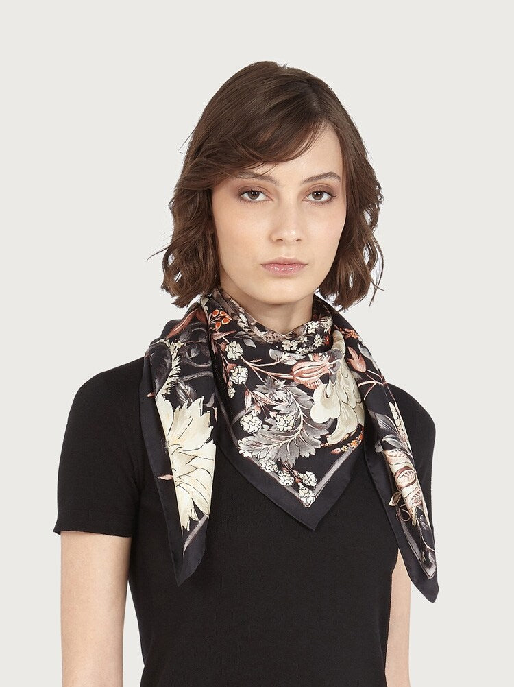 FERRAGAMO WOMEN'S SCARF NWT