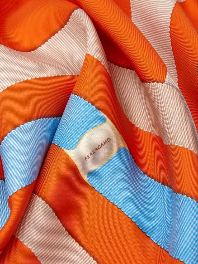 FERRAGAMO WOMEN'S SCARF NWT