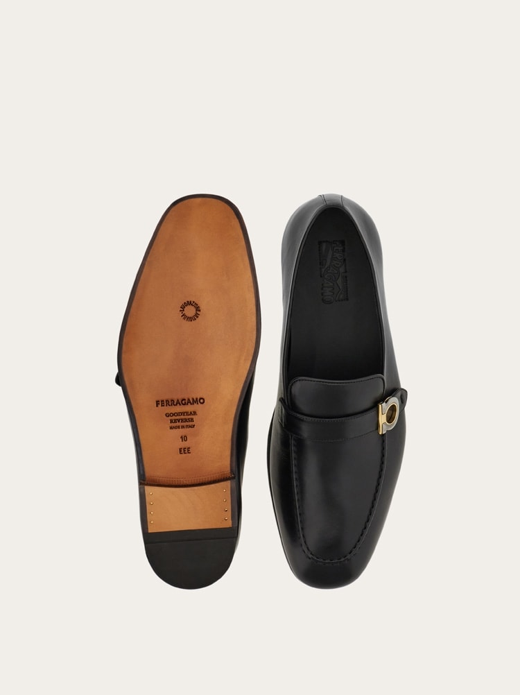 FERRAGAMO MEN'S BLACK CALF LEATHER LOAFERS