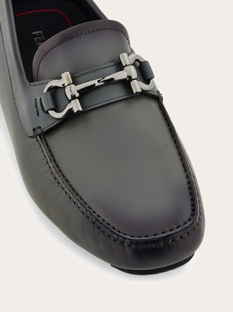 FERRAGAMO MEN'S GREY CALF LEATHER LOAFERS