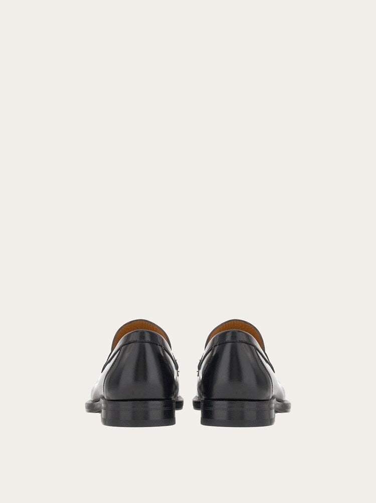 FERRAGAMO MEN'S BLACK CALF LEATHER LOAFERS