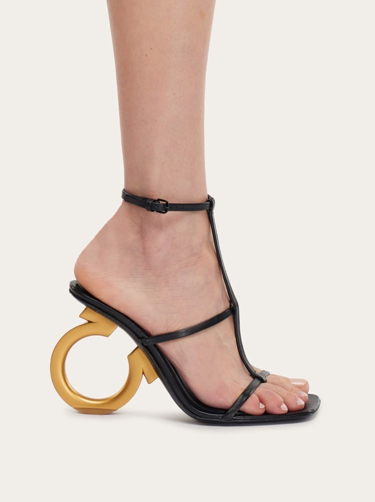 FERRAGAMO WOMEN'S BLACK LAMBSKIN STRAPPY SHOE