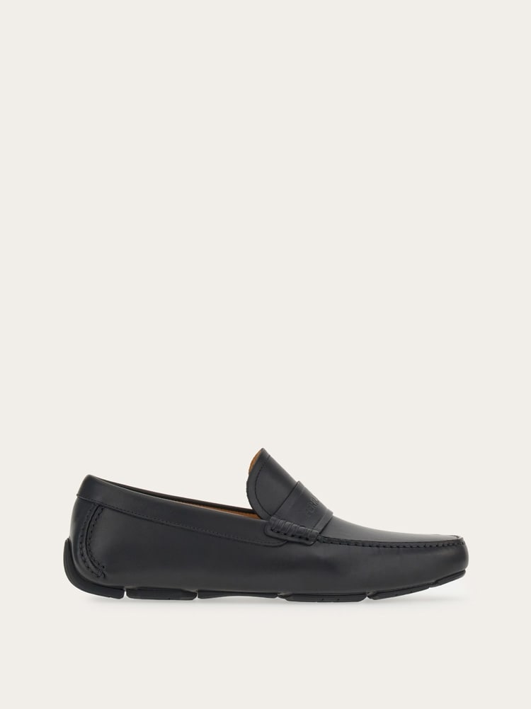 FERRAGAMO MEN'S BLACK CALF LEATHER LOAFERS