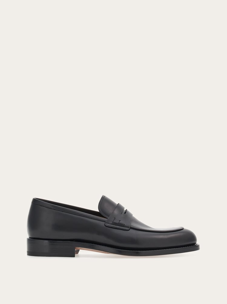 FERRAGAMO MEN'S BLACK CALF LEATHER LOAFERS
