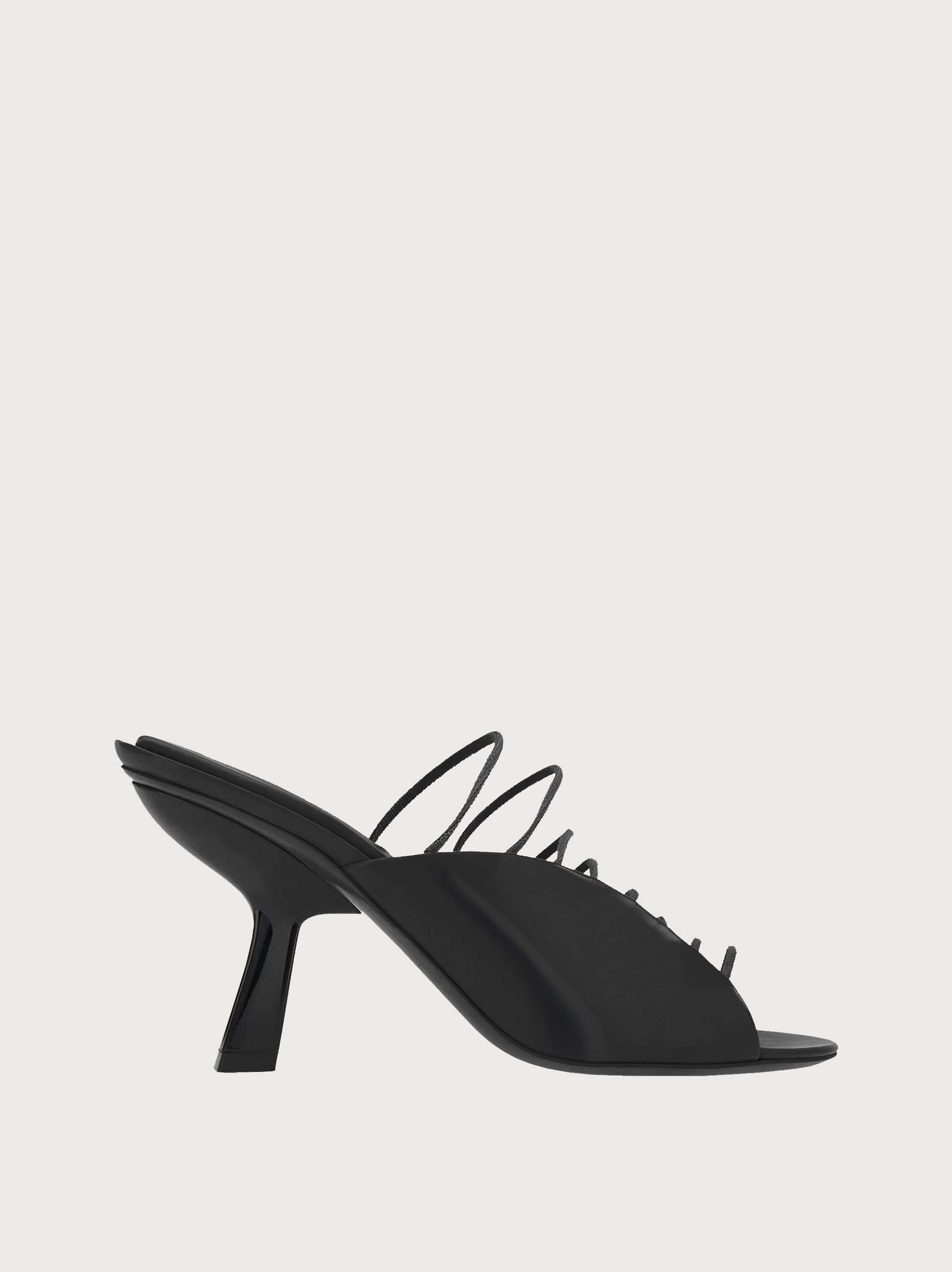 FERRAGAMO WOMEN'S BLACK CALF LEATHER SANDALS