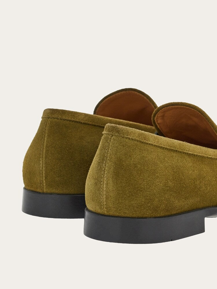 FERRAGAMO MEN'S OLIVE SUEDE LOAFER SHOES