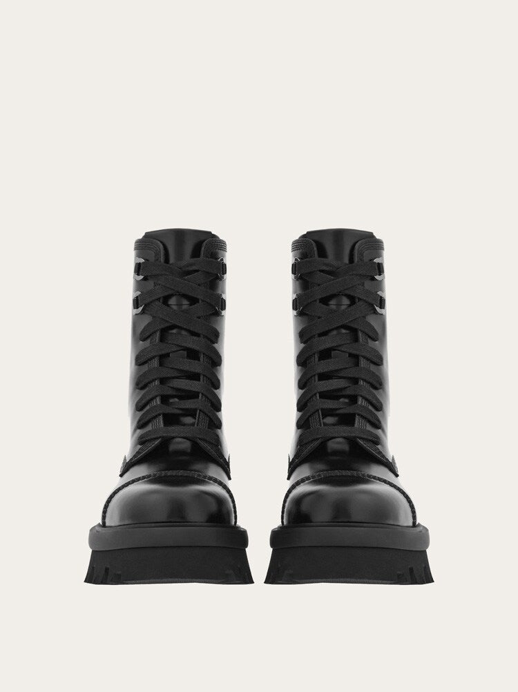 FERRAGAMO WOMEN'S BLACK CALF LEATHER BOOTS
