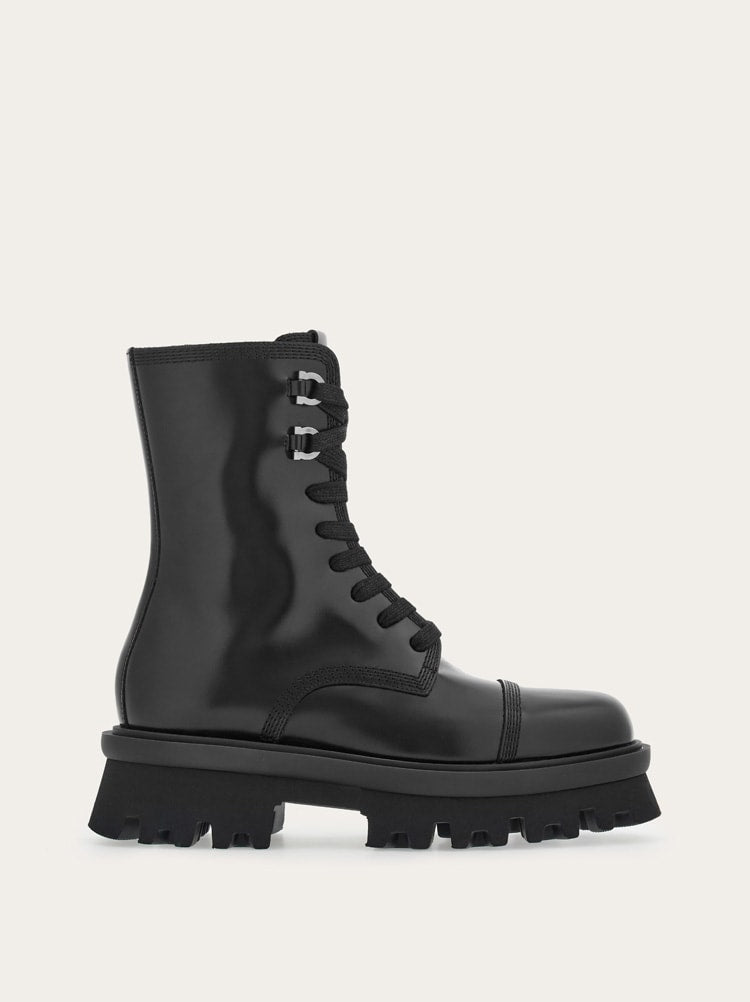 FERRAGAMO WOMEN'S BLACK CALF LEATHER BOOTS