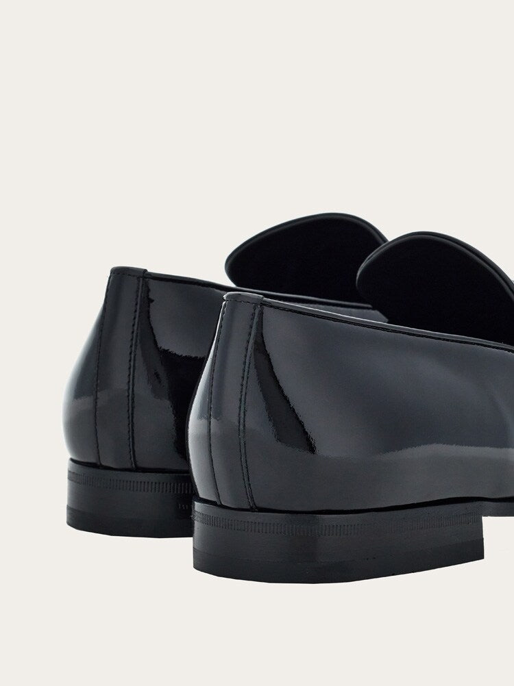 FERRAGAMO MEN'S BLACK PATENT LEATHER LOAFERS