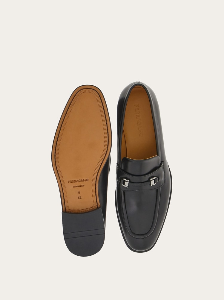FERRAGAMO MEN'S BLACK CALF LEATHER LOAFERS