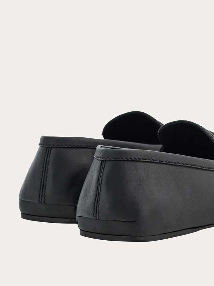 FERRAGAMO MEN'S BLACK CALF LEATHER LOAFERS