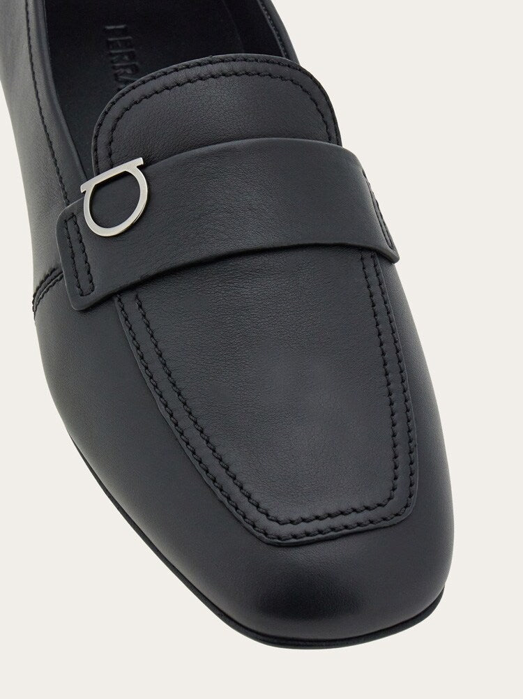 FERRAGAMO MEN'S BLACK CALF LEATHER LOAFERS
