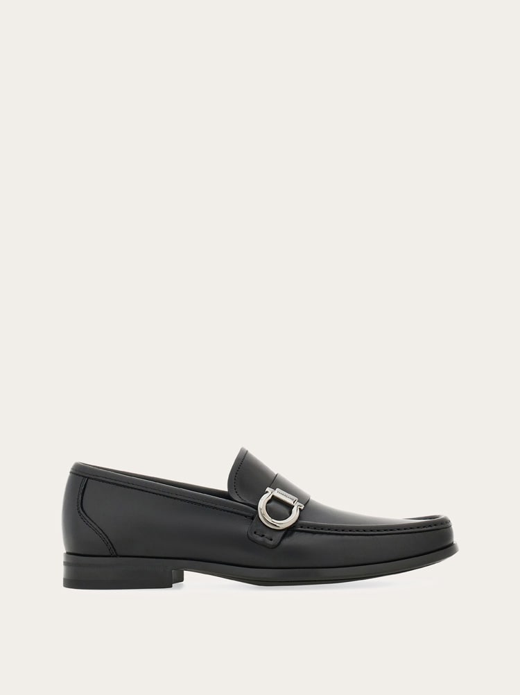 FERRAGAMO MEN'S BLACK CALF LEATHER LOAFERS