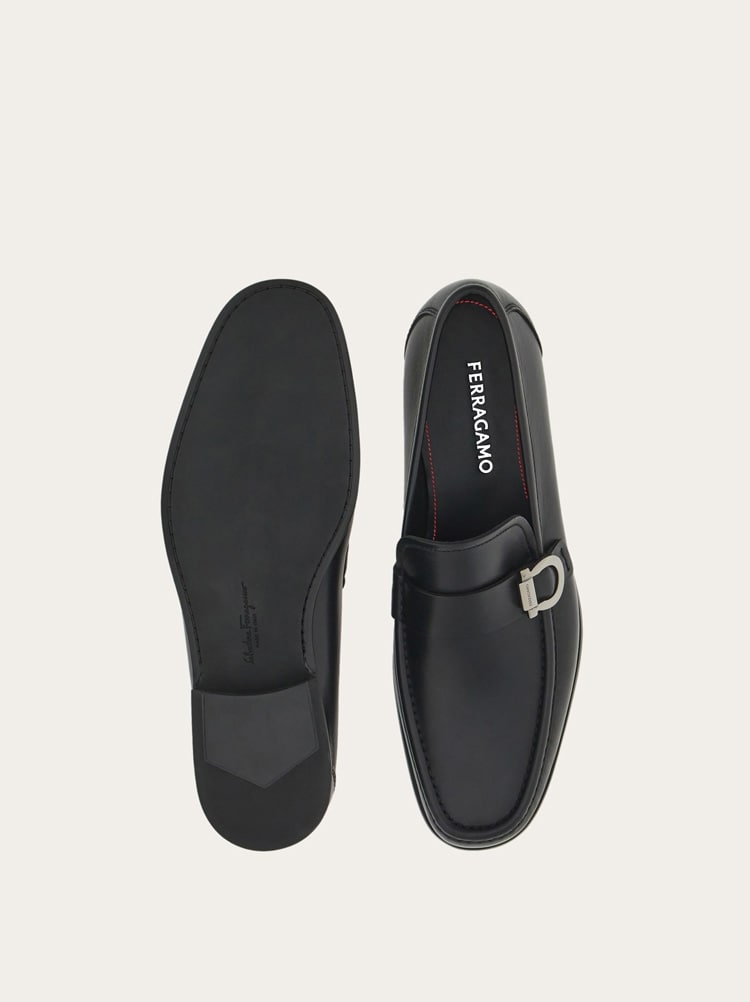 FERRAGAMO MEN'S BLACK CALF LEATHER LOAFERS