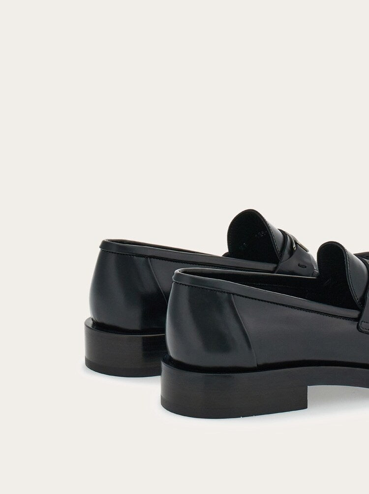 FERRAGAMO MEN'S BLACK CALF LEATHER LOAFERS
