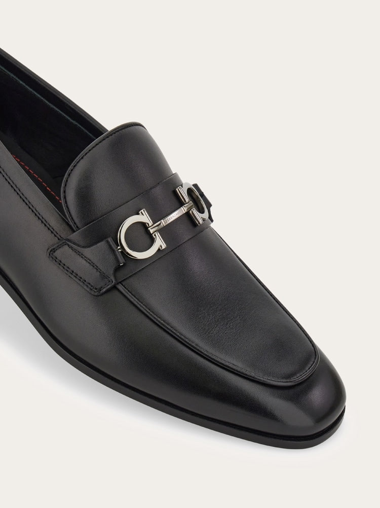 FERRAGAMO MEN'S BLACK CALF LEATHER LOAFERS