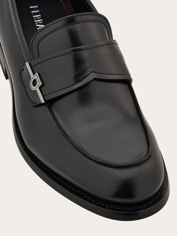 FERRAGAMO MEN'S BLACK CALF LEATHER LOAFERS