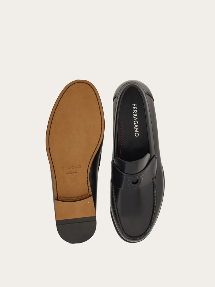 FERRAGAMO MEN'S BLACK CALF LEATHER LOAFERS
