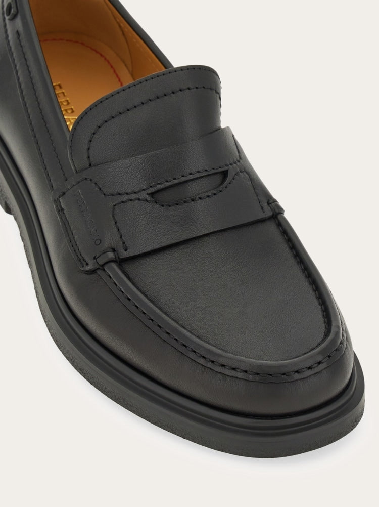 FERRAGAMO MEN'S BLACK LEATHER PENNY LOAFERS