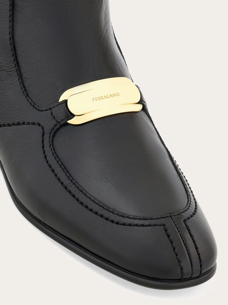 FERRAGAMO WOMEN'S BLACK CALF LEATHER BOOTS
