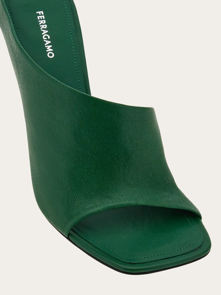 FERRAGAMO WOMEN'S GREEN LAMBSKIN MULE SHOES