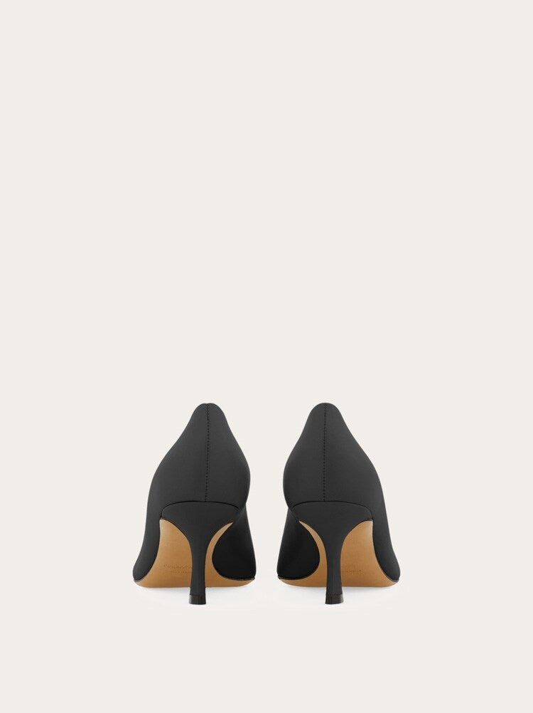 FERRAGAMO WOMEN'S BLACK CALF LEATHER PUMPS