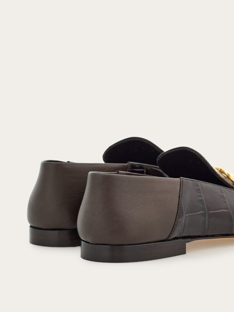 FERRAGAMO WOMEN'S DARK BROWN LEATHER LOAFERS