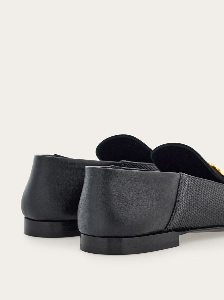 FERRAGAMO WOMEN'S BLACK LEATHER LOAFER SHOES