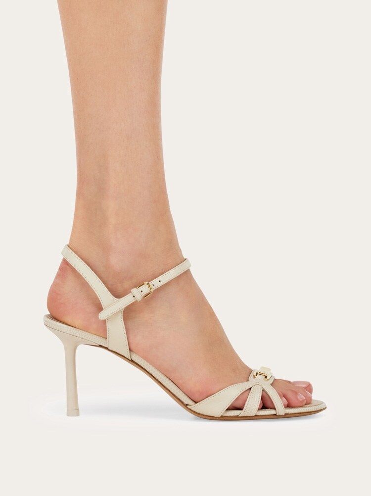 FERRAGAMO WOMEN'S CREAM LEATHER HEELED SANDALS